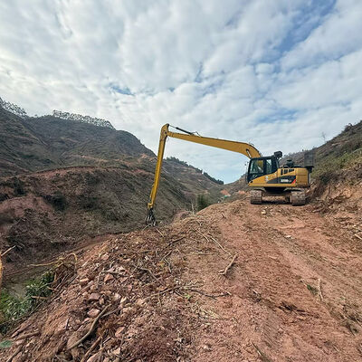 کاوشگر بازوی بلند با چنگال چوبی